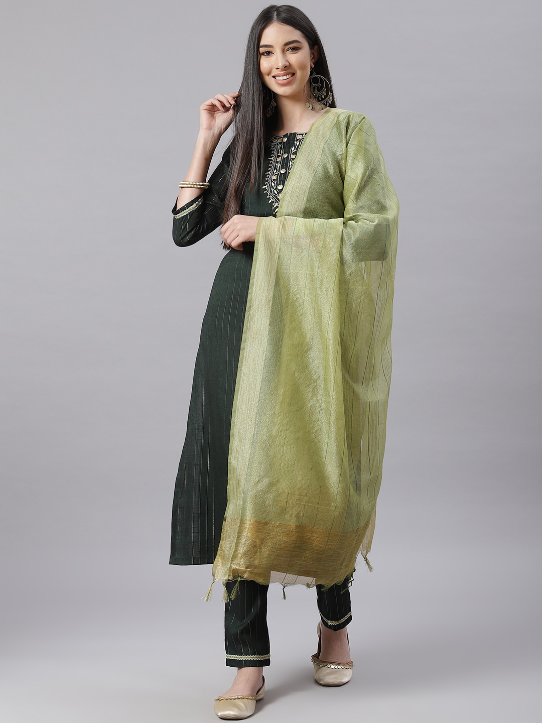 Tulsattva Women Green & Silver Striped Thread Work Detail Kurta with Trousers & Dupatta
Tulsattva Women Green & Silver Striped Thread Work Detail Kurta with Trousers & Dupatta