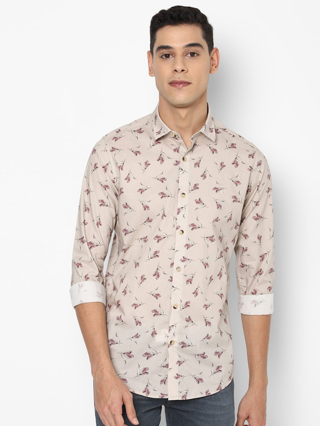 SIMON CARTER LONDON Men Beige Slim Fit Opaque Printed Casual Shirt 
SIMON CARTER LONDON Men Beige Slim Fit Opaque Printed Casual Shirt