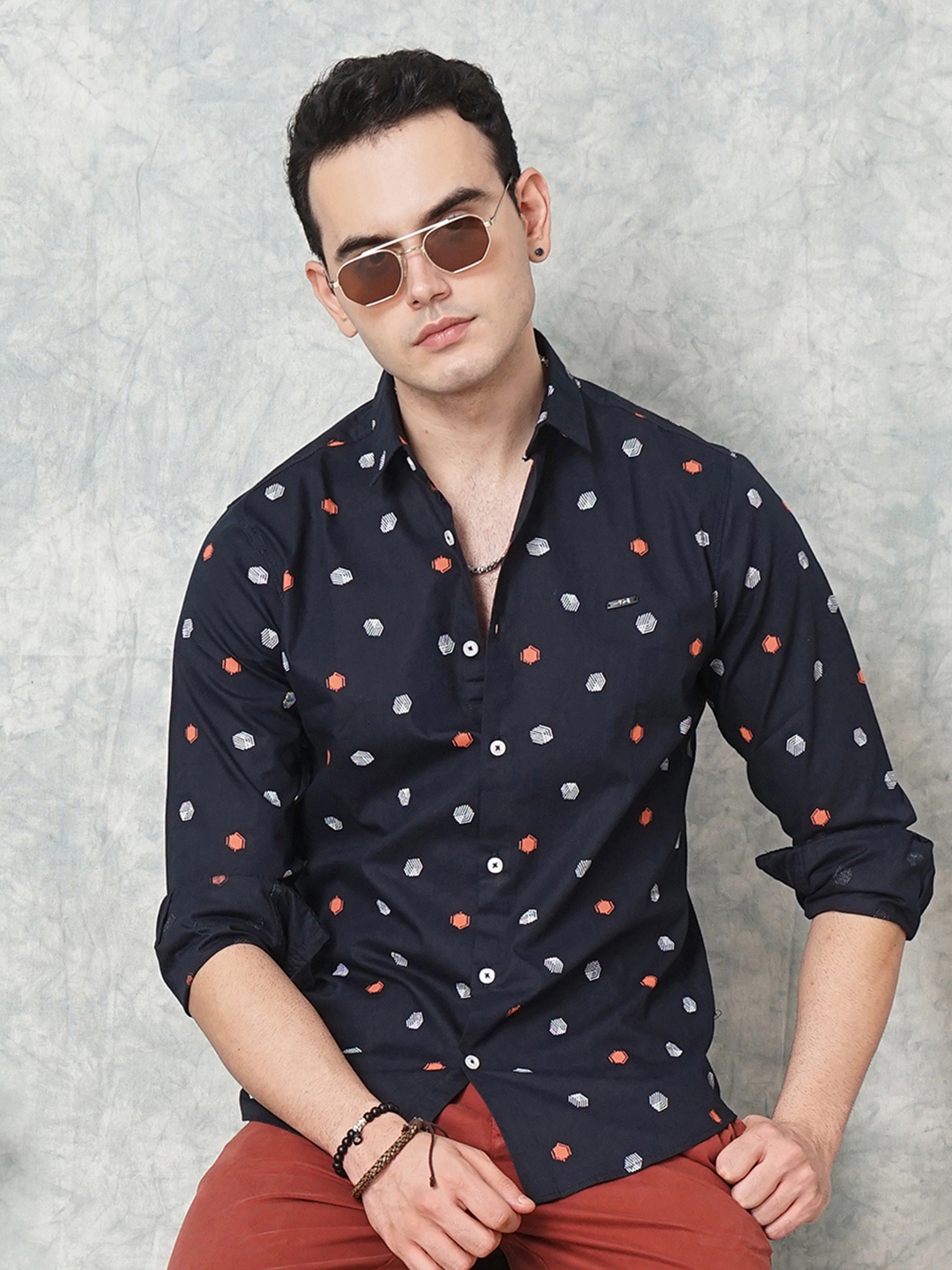 The Indian Garage Co Men Navy Blue Regular Fit Geometric Printed Opaque Casual Shirt
The Indian Garage Co Men Navy Blue Regular Fit Geometric Printed Opaque Casual Shirt