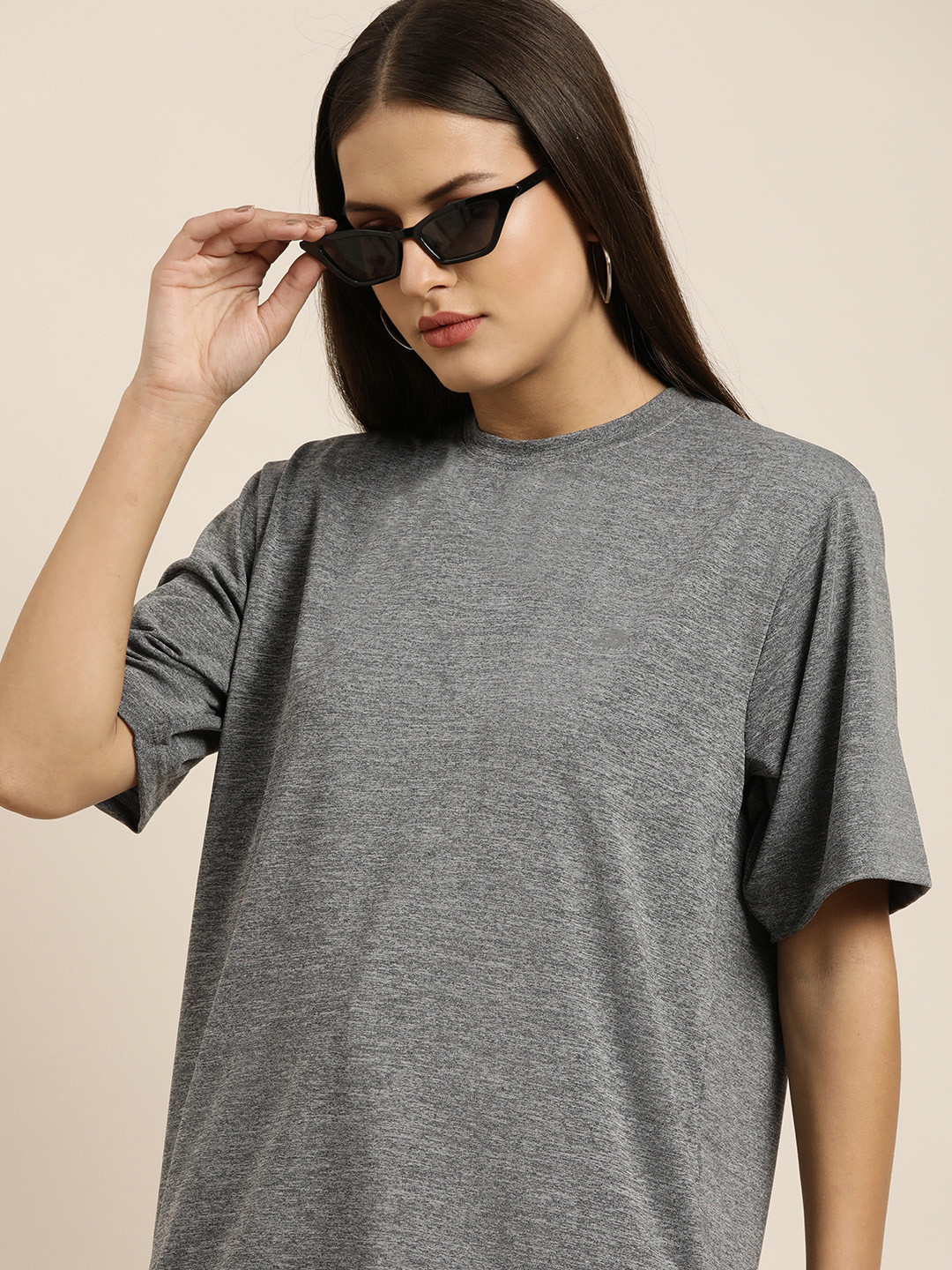 Difference of Opinion Women Grey Melange Solid Drop-Shoulder Sleeves Loose Fit T-shirt 
Difference of Opinion Women Grey Melange Solid Drop-Shoulder Sleeves Loose Fit T-shirt