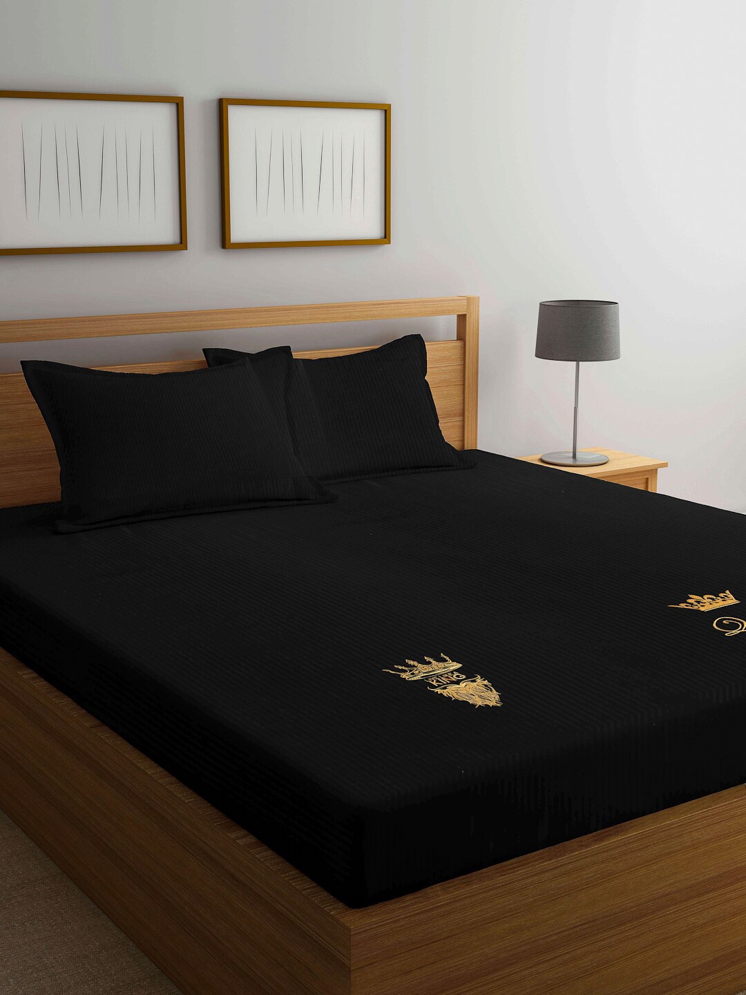 DECOREALM Black & Gold-Toned Cotton 300 TC King Bedsheet with 2 Pillow Covers
DECOREALM Black & Gold-Toned Cotton 300 TC King Bedsheet with 2 Pillow Covers