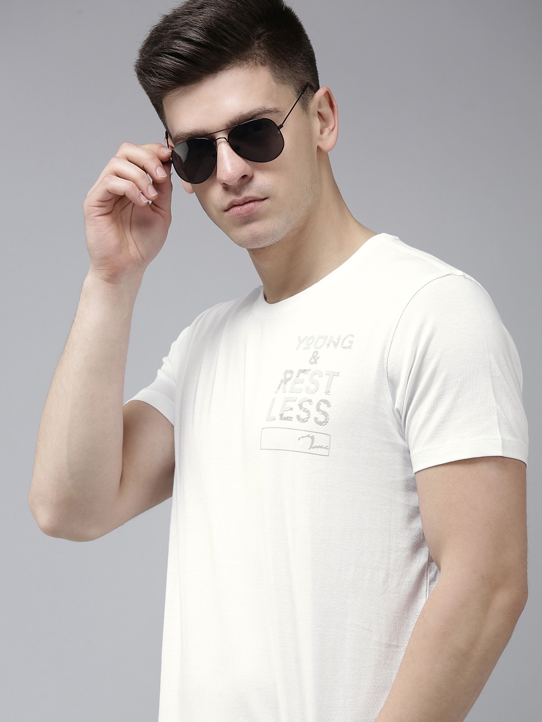 SPYKAR Men White Typography Printed Slim Fit T-shirt