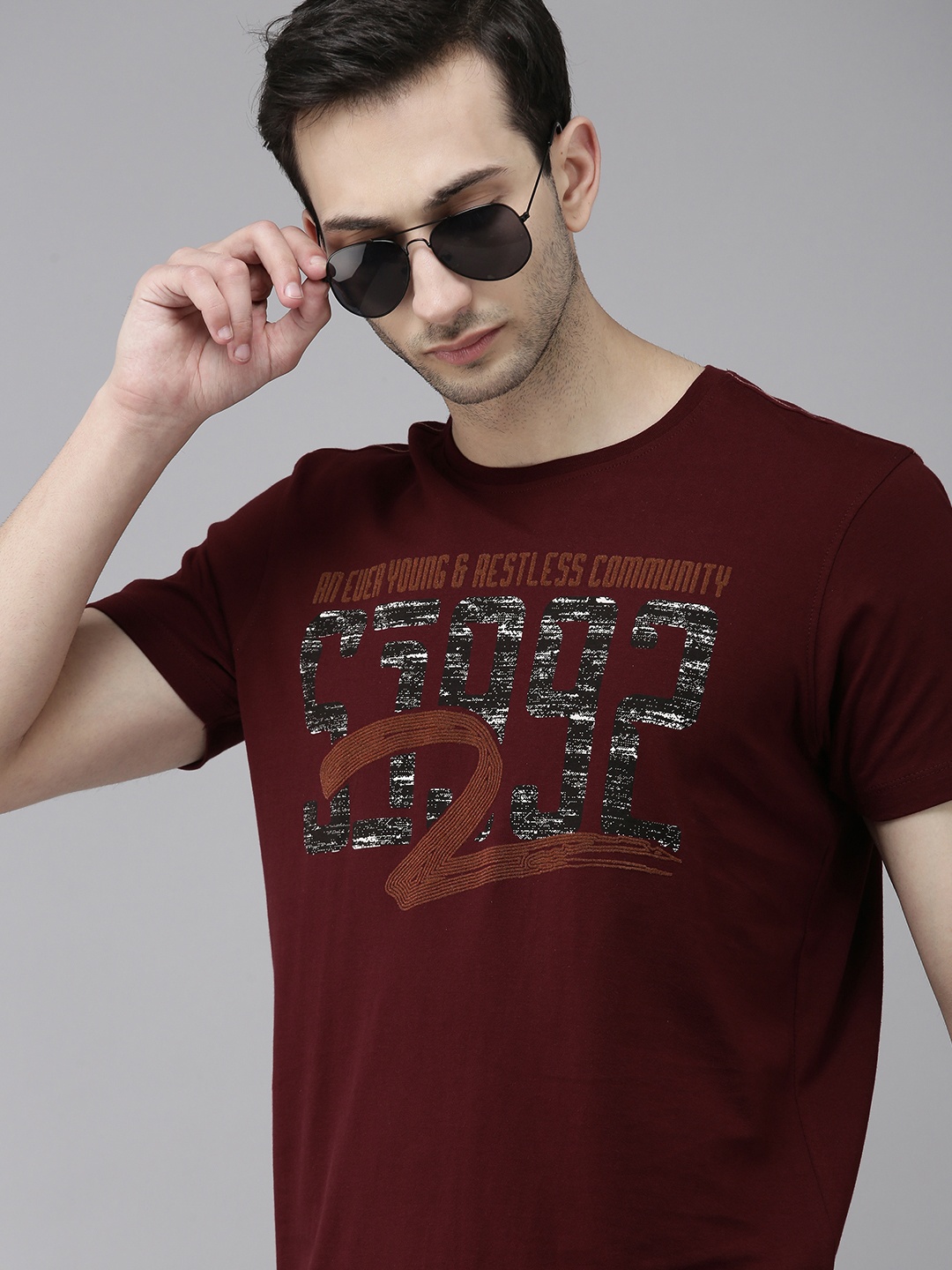 SPYKAR Men Maroon & Brown Typography Printed Slim Fit Pure Cotton T-shirt
