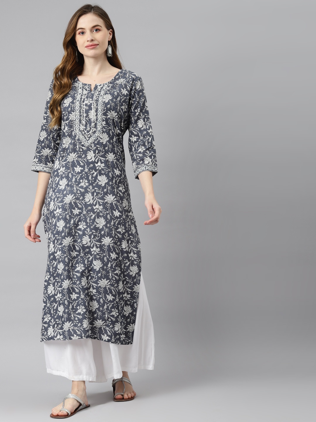 Readiprint Fashions Women Navy Blue & White Ethnic Motifs Printed Cotton Gotta Patti Kurta
Readiprint Fashions Women Navy Blue & White Ethnic Motifs Printed Cotton Gotta Patti Kurta
