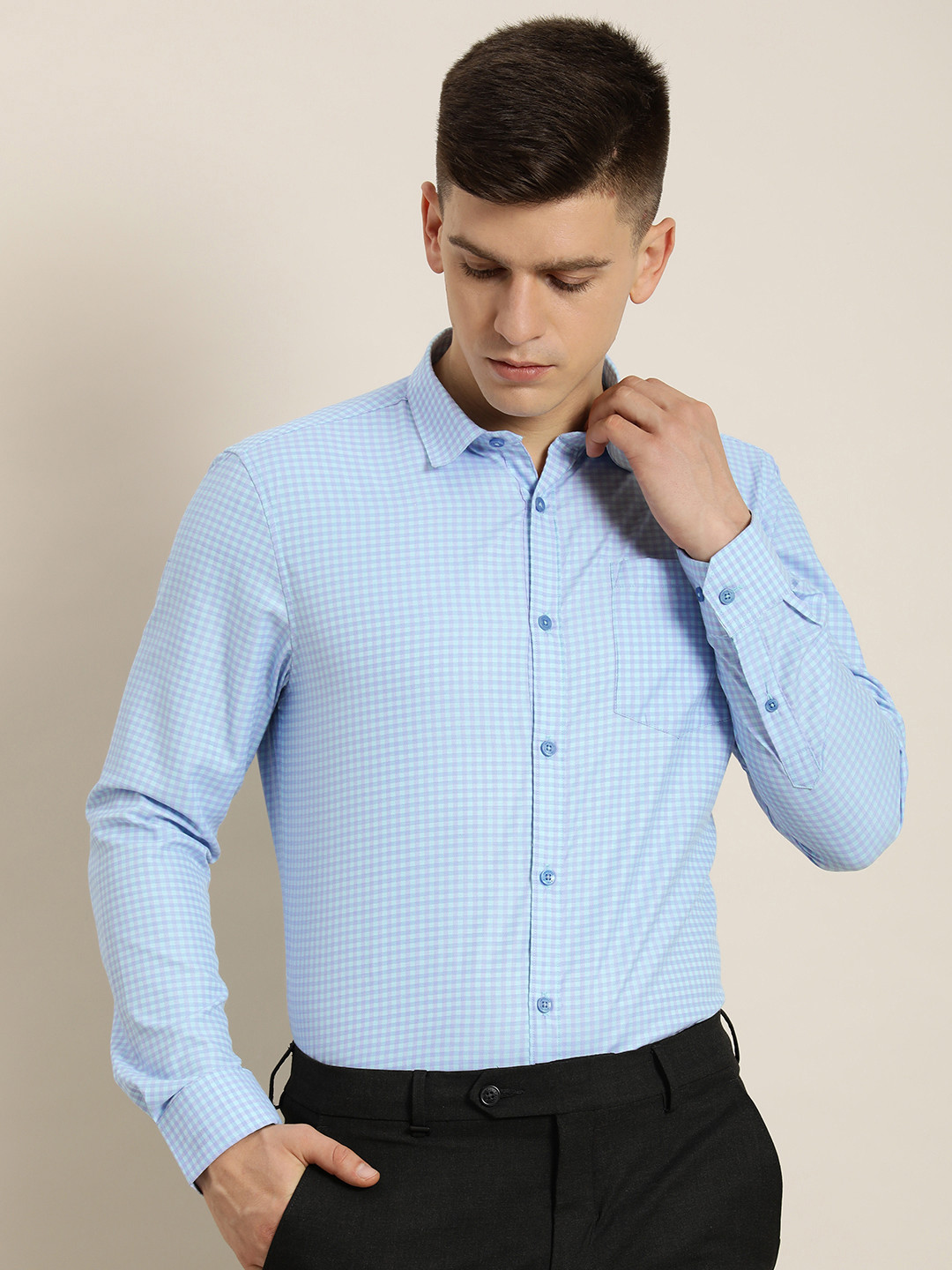 INVICTUS Men Blue Checked Slim Fit Smart Casual Shirt
INVICTUS Men Blue Checked Slim Fit Smart Casual Shirt