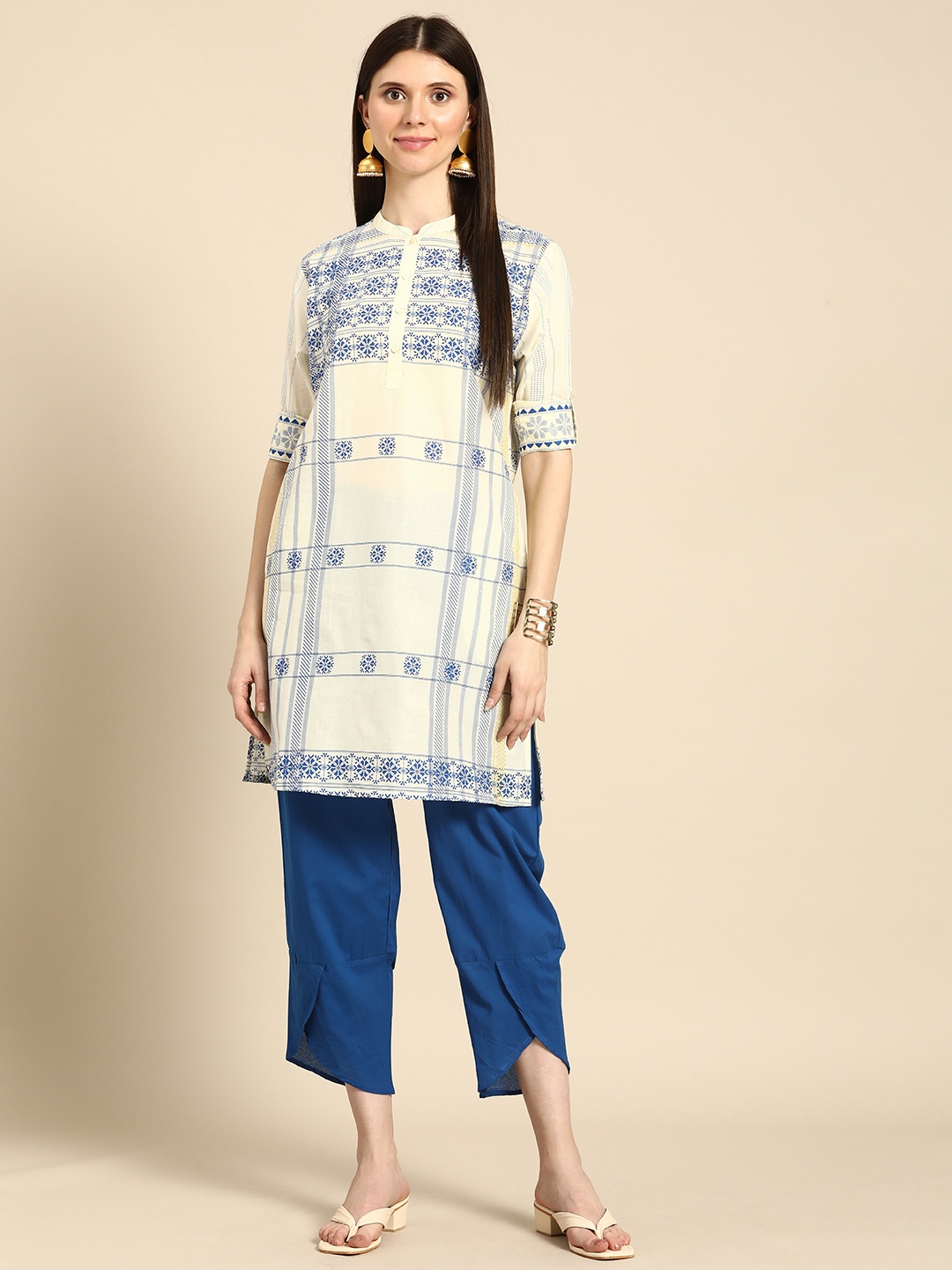 Anouk Kaamkaaj Women Off White Ethnic Motifs Printed Pure Cotton Kurta with Trousers
Anouk Kaamkaaj Women Off White Ethnic Motifs Printed Pure Cotton Kurta with Trousers