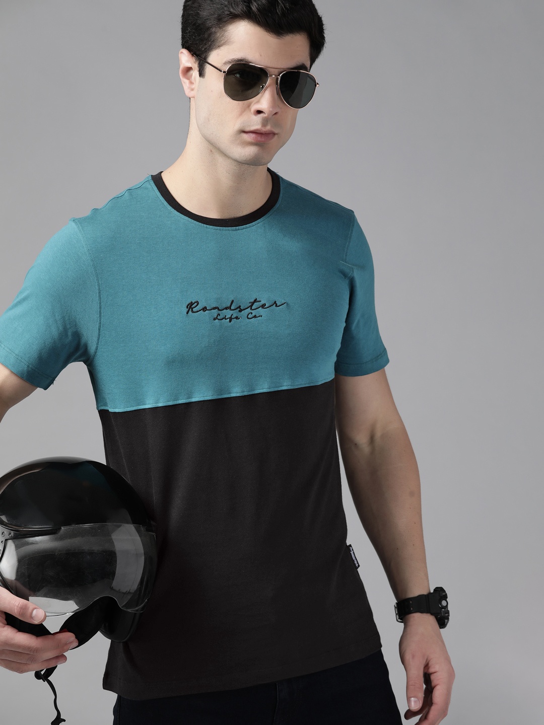 The Roadster Lifestyle Co Men Teal Blue & Black Pure Cotton Brand Logo Colourblocked T-shirt
The Roadster Lifestyle Co Men Teal Blue & Black Pure Cotton Brand Logo Colourblocked T-shirt