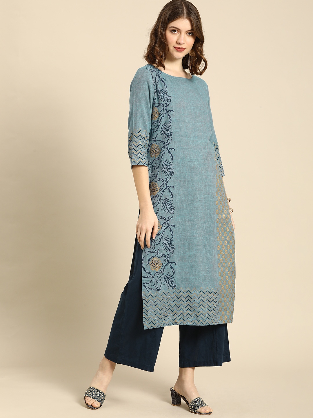 Anouk Women Blue & Gold-Toned Ethnic Motifs Printed Boat Neck Block Print Straight Kurta
Anouk Women Blue & Gold-Toned Ethnic Motifs Printed Boat Neck Block Print Straight Kurta
