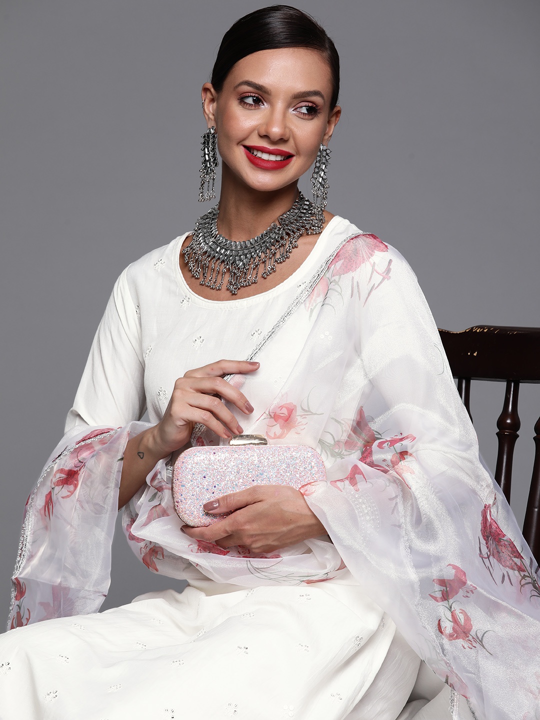 Indo Era Women White Ethnic Motifs Embroidered Gotta Patti Kurta with Palazzos & With Dupatta
Indo Era Women White Ethnic Motifs Embroidered Gotta Patti Kurta with Palazzos & With Dupatta