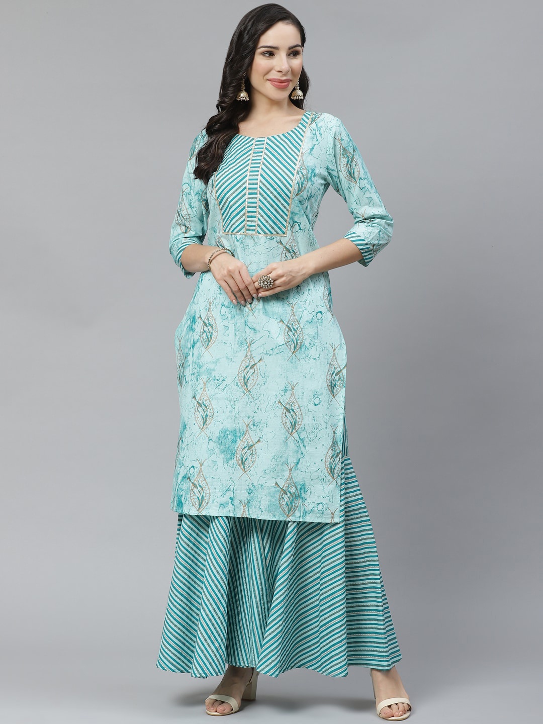 Yuris Women Turquoise Blue Ethnic Motifs Printed Regular Gotta Patti Pure Cotton Kurti with Sharara
Yuris Women Turquoise Blue Ethnic Motifs Printed Regular Gotta Patti Pure Cotton Kurti with Sharara