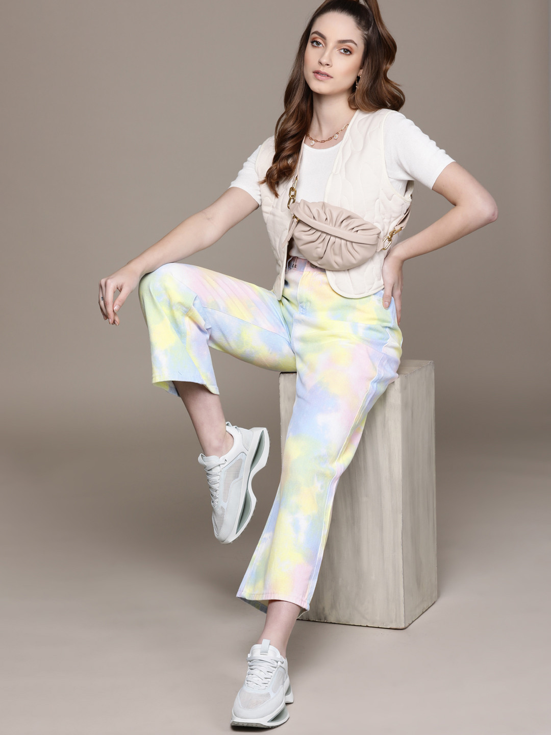 URBANIC Women Blue & Yellow Pure Cotton Tie & Dye Print Relaxed Fit Stretchable Jeans
URBANIC Women Blue & Yellow Pure Cotton Tie & Dye Print Relaxed Fit Stretchable Jeans