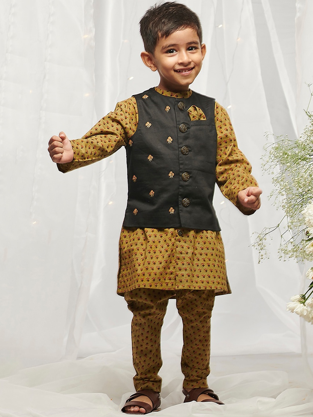 Tiber Taber Boys Beige Printed Regular Pure Cotton Kurta with Churidar & Nehru Jacket
Tiber Taber Boys Beige Printed Regular Pure Cotton Kurta with Churidar & Nehru Jacket
