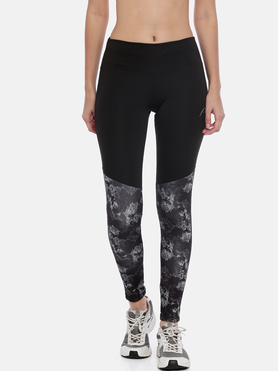 Proline Women Black & Grey Printed Tights