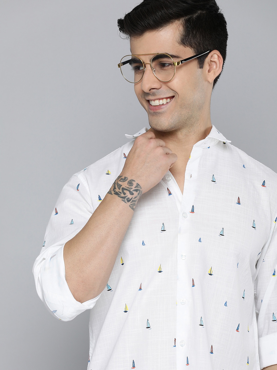 Mast & Harbour Men White Slim Fit Conversational Printed Pure Cotton Casual Shirt
Mast & Harbour Men White Slim Fit Conversational Printed Pure Cotton Casual Shirt