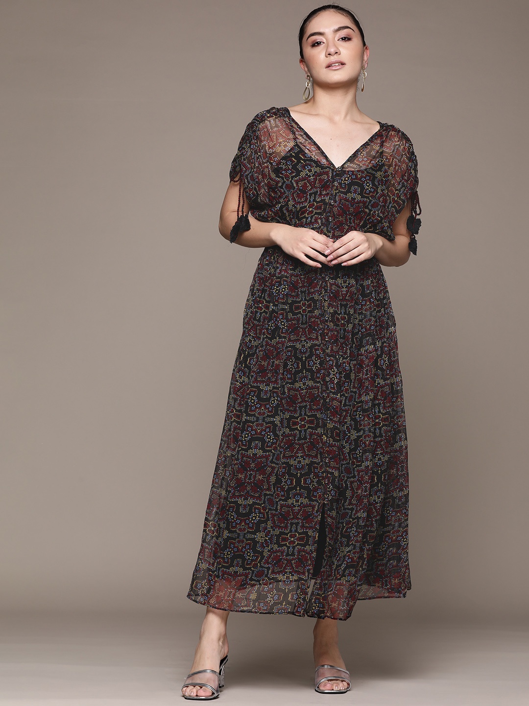 Ritu Kumar Black & Blue Abstract Print Kaftan Midi Dress with Camisole & Ruched Tie-Ups
Ritu Kumar Black & Blue Abstract Print Kaftan Midi Dress with Camisole & Ruched Tie-Ups