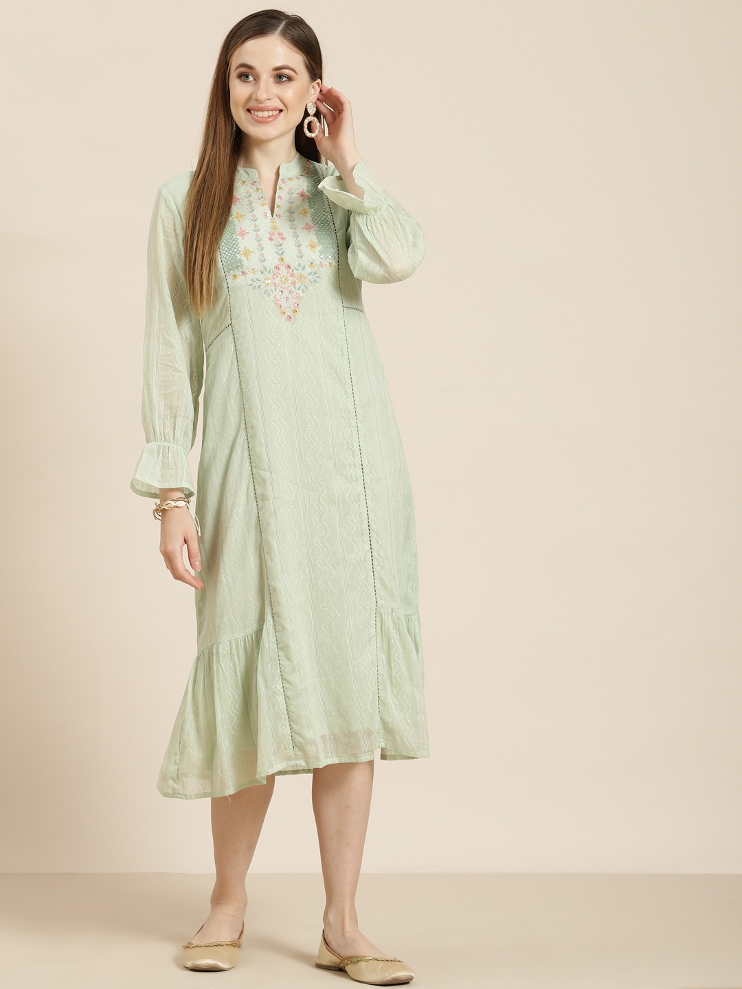 Juniper Green Ethnic Motifs Embroidered Mandarin Collar Bell Sleeves Sequined A-Line Dress
Juniper Green Ethnic Motifs Embroidered Mandarin Collar Bell Sleeves Sequined A-Line Dress