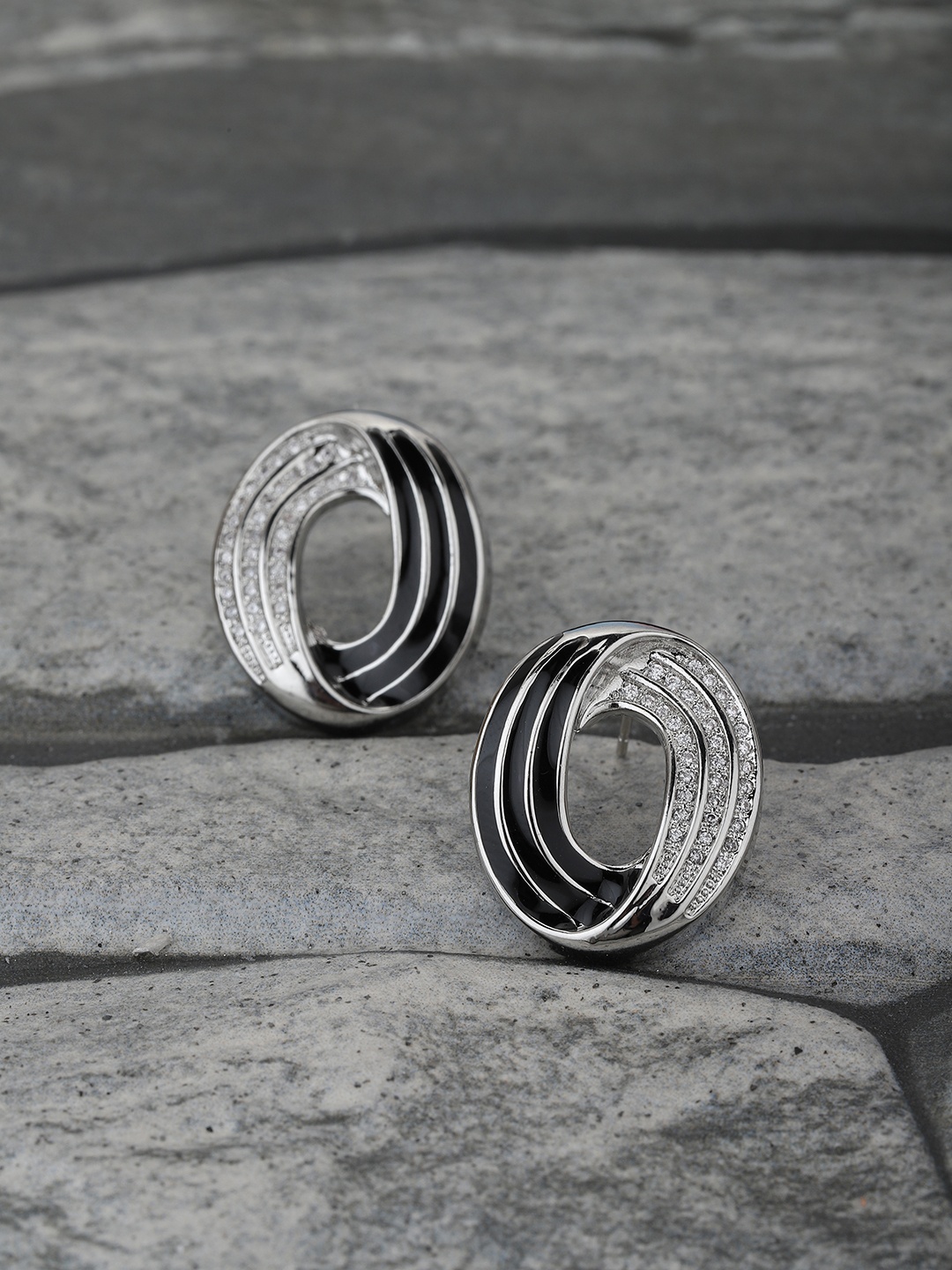 Carlton London Silver-Toned & Black Rhodium-Plated CZ-Studded Handcrafted Drop Earrings
Carlton London Silver-Toned & Black Rhodium-Plated CZ-Studded Handcrafted Drop Earrings