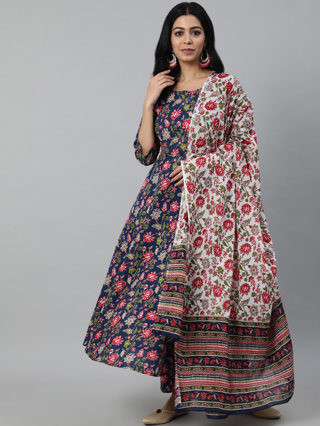 Nayo Women Blue Floral Printed Regular Pure Cotton Kurta with Trousers & With Dupatta
Nayo Women Blue Floral Printed Regular Pure Cotton Kurta with Trousers & With Dupatta