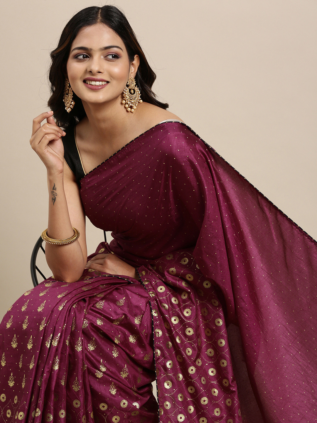 Mitera Women Burgundy & Golden Ethnic Motifs Printed Saree
Mitera Women Burgundy & Golden Ethnic Motifs Printed Saree