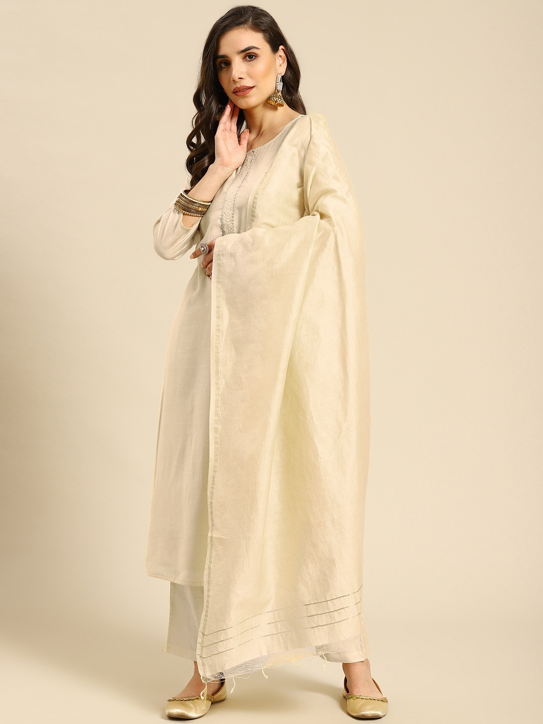 Prakrti Women Cream-Coloured Gotta Patti Detail Straight Kurta with Trousers & Dupatta
Prakrti Women Cream-Coloured Gotta Patti Detail Straight Kurta with Trousers & Dupatta