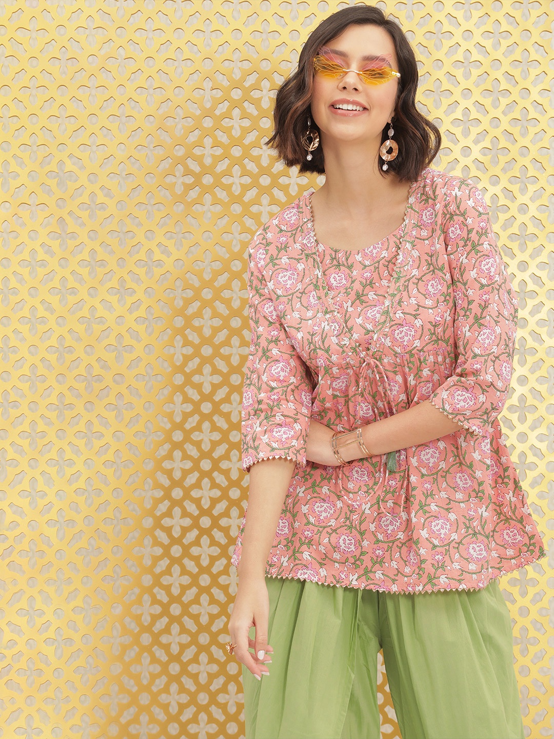 Ode by House of Pataudi Women Pink Floral Printed Empire Pure Cotton Kurti with Dhoti Pants
Ode by House of Pataudi Women Pink Floral Printed Empire Pure Cotton Kurti with Dhoti Pants