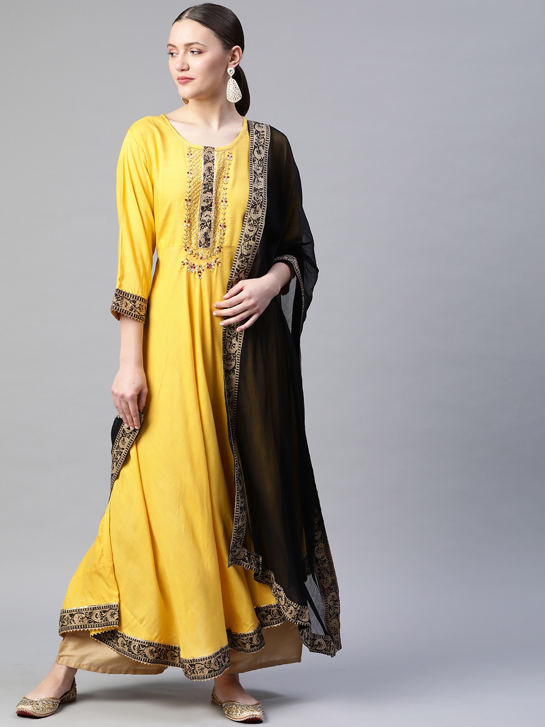 Readiprint Fashions Yellow & Black Ethnic Yoke Design Asymmetric Anarkali Kurta & Dupatta
Readiprint Fashions Yellow & Black Ethnic Yoke Design Asymmetric Anarkali Kurta & Dupatta