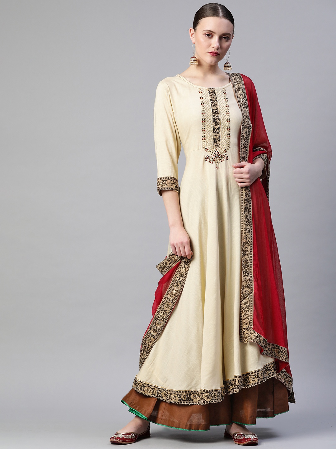 Readiprint Fashions Women Cream-Coloured Embellished Yoke Design A-Line Kurta with Dupatta
Readiprint Fashions Women Cream-Coloured Embellished Yoke Design A-Line Kurta with Dupatta