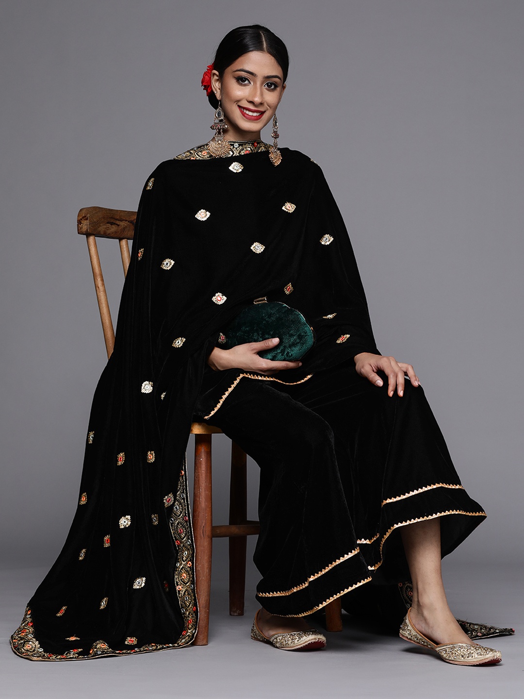 Libas Women Black & Gold Pleated Gotta Patti Velvet Straight Kurti with Palazzos & Dupatta
Libas Women Black & Gold Pleated Gotta Patti Velvet Straight Kurti with Palazzos & Dupatta