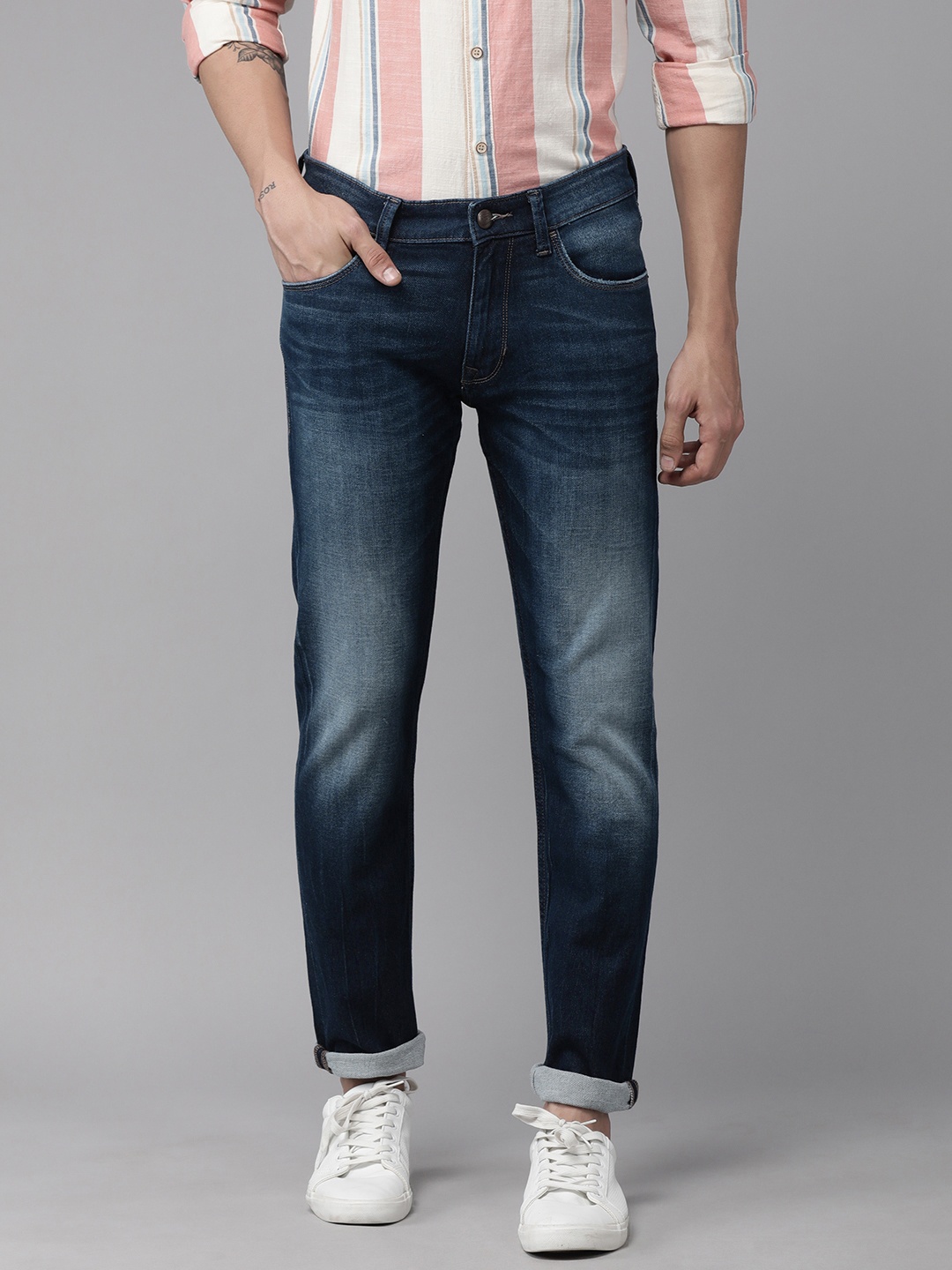 U.S. Polo Assn. Denim Co. Men Blue Brandon Slim Tapered Fit Heavy Fade Stretchable Jeans
U.S. Polo Assn. Denim Co. Men Blue Brandon Slim Tapered Fit Heavy Fade Stretchable Jeans