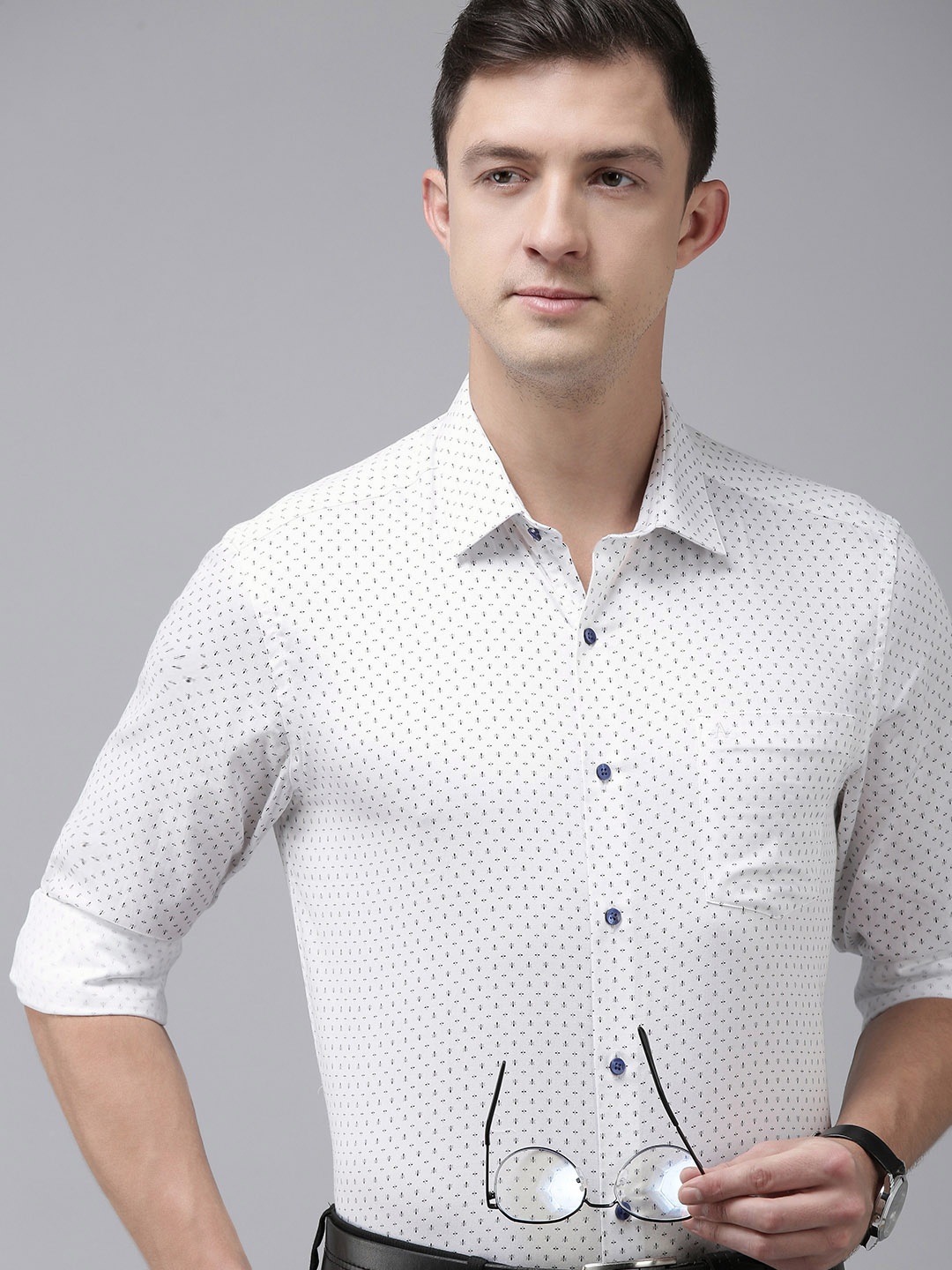 Arrow Men White Slim Fit Ethnic Motifs Opaque Printed Pure Cotton Formal Shirt with Pocket
Arrow Men White Slim Fit Ethnic Motifs Opaque Printed Pure Cotton Formal Shirt with Pocket
