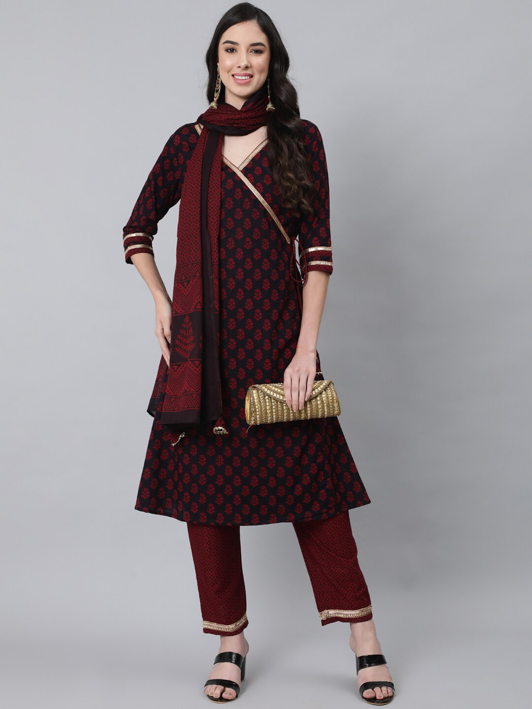 Anubhutee Women Maroon Ethnic Motifs Printed Angrakha Gotta Patti Pure Cotton Kurta with Trousers & With
Anubhutee Women Maroon Ethnic Motifs Printed Angrakha Gotta Patti Pure Cotton Kurta with Trousers & With