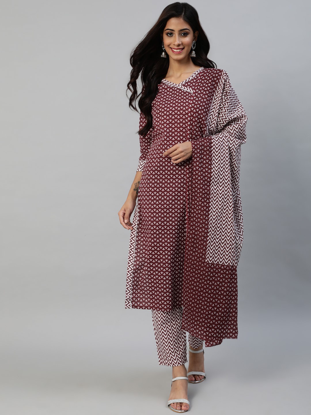 Anubhutee Women Maroon Printed Angrakha Pure Cotton Kurta with Trousers & With Dupatta
Anubhutee Women Maroon Printed Angrakha Pure Cotton Kurta with Trousers & With Dupatta