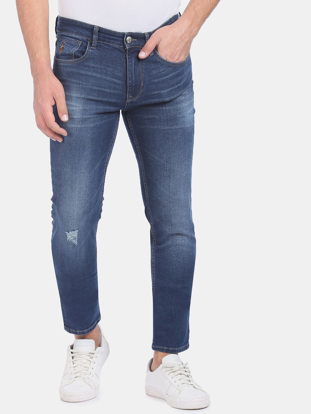 U.S. Polo Assn. Denim Co. Men Blue Tapered Fit Low Distress Heavy Fade Stretchable Jeans
U.S. Polo Assn. Denim Co. Men Blue Tapered Fit Low Distress Heavy Fade Stretchable Jeans