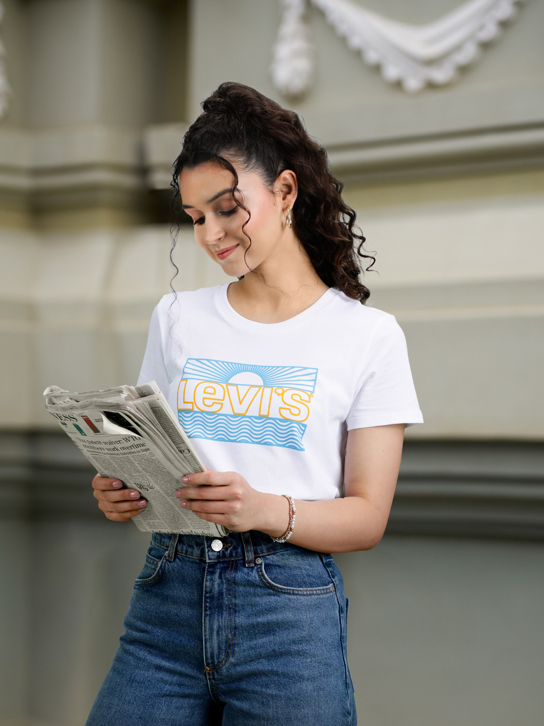 Levis Women White & Blue Brand Logo Printed Pure Cotton Round Neck T-shirt
Levis Women White & Blue Brand Logo Printed Pure Cotton Round Neck T-shirt