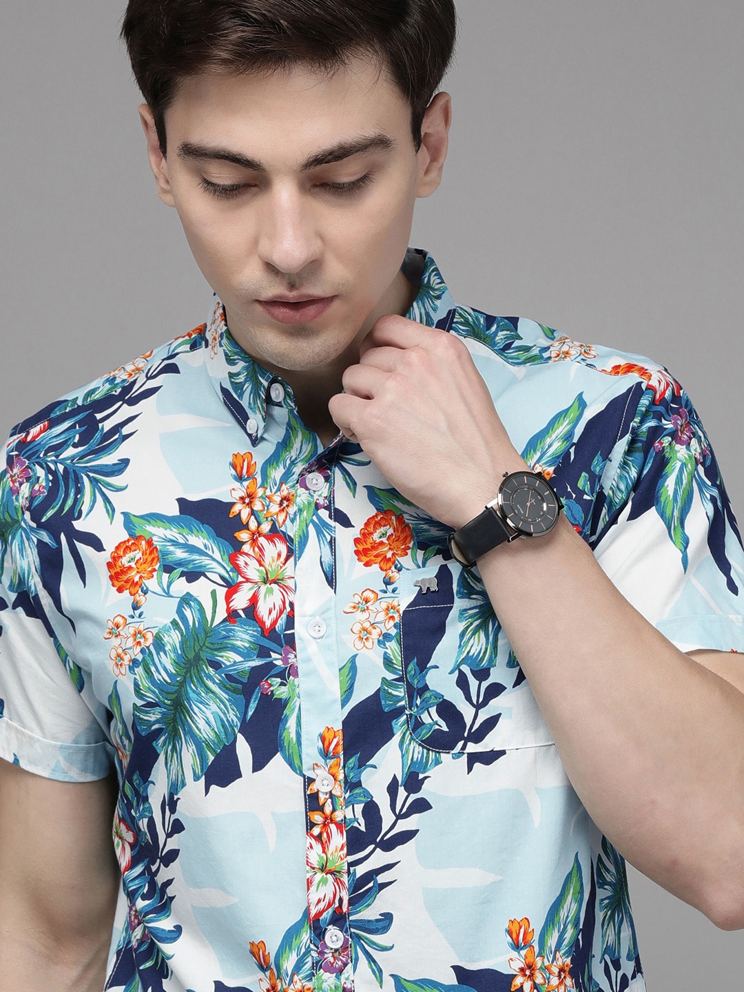 THE BEAR HOUSE Men Multicoloured Slim Fit Floral Print Pure Cotton Casual Shirt, Multi
THE BEAR HOUSE Men Multicoloured Slim Fit Floral Print Pure Cotton Casual Shirt, Multi