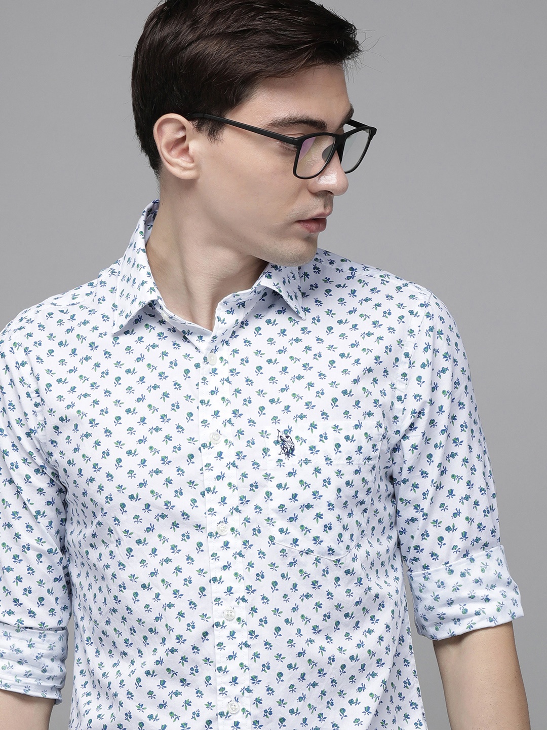U.S. Polo Assn. Men White & Green Floral Printed Tailored Fit Pure Cotton Casual Shirt
U.S. Polo Assn. Men White & Green Floral Printed Tailored Fit Pure Cotton Casual Shirt