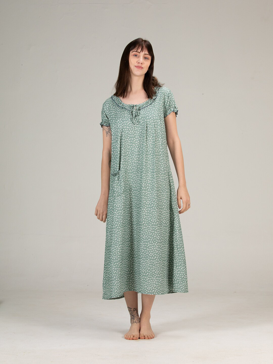 evolove Green Printed Pure Cotton Maxi Nightdress
evolove Green Printed Pure Cotton Maxi Nightdress