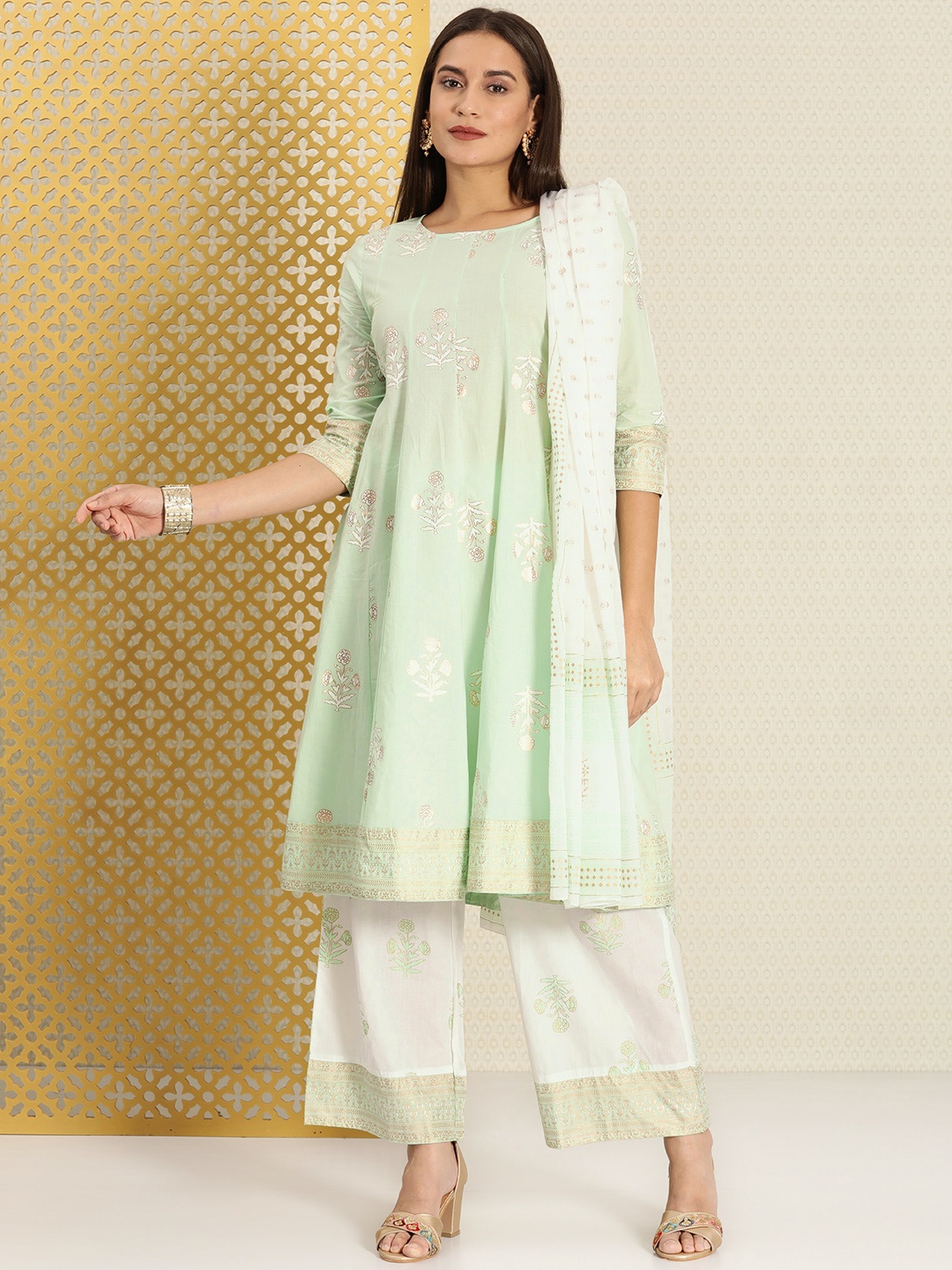 House of Pataudi Women Green Printed Pure Cotton Jashn Kurta with Palazzos & With Dupatta
House of Pataudi Women Green Printed Pure Cotton Jashn Kurta with Palazzos & With Dupatta