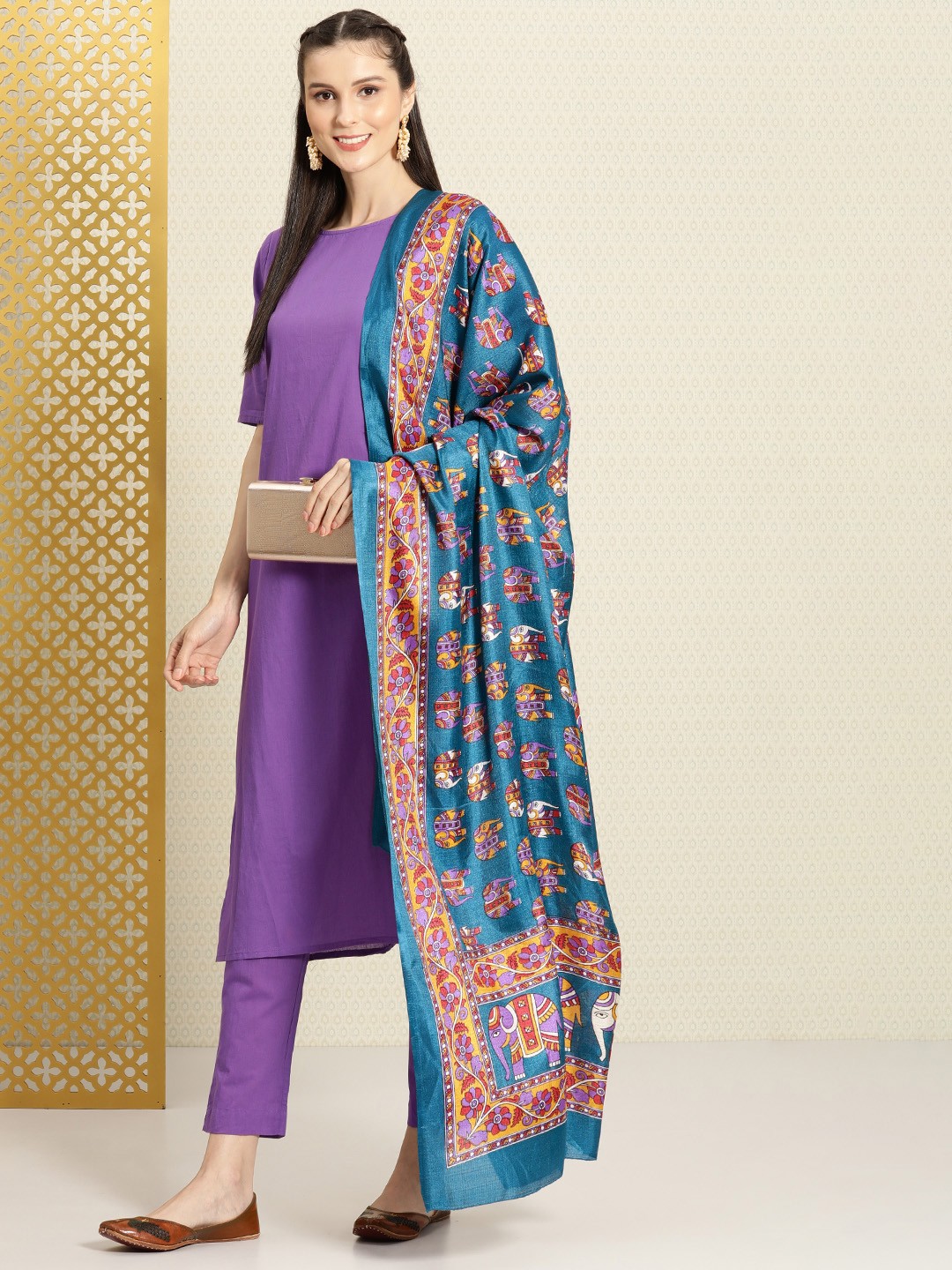 House of Pataudi Women Lavender Solid Pure Cotton Kurta with Trousers & With Dupatta
House of Pataudi Women Lavender Solid Pure Cotton Kurta with Trousers & With Dupatta