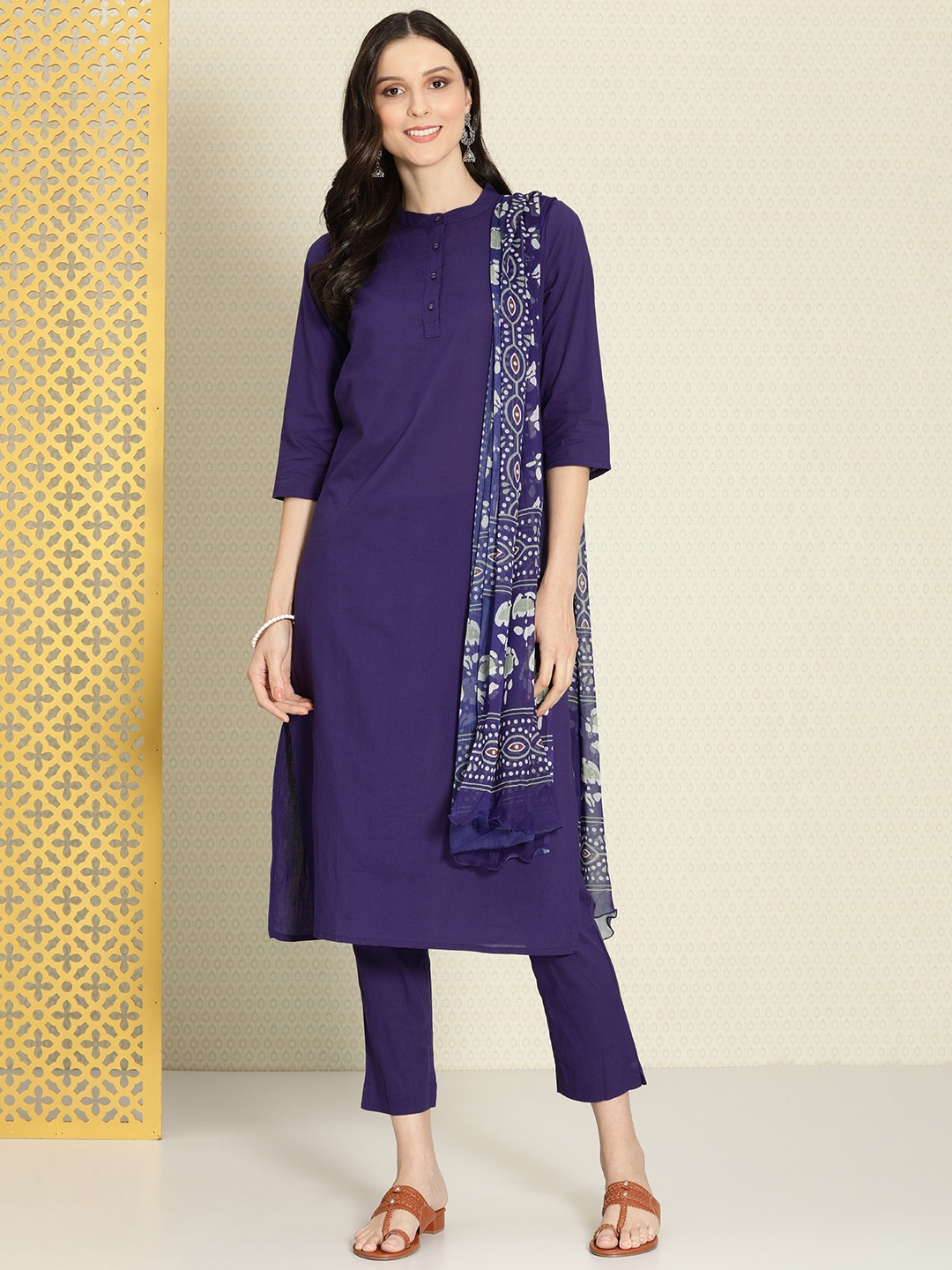 House of Pataudi Women Navy Blue Pure Cotton Rozana Kurta with Trousers & With Dupatta
House of Pataudi Women Navy Blue Pure Cotton Rozana Kurta with Trousers & With Dupatta