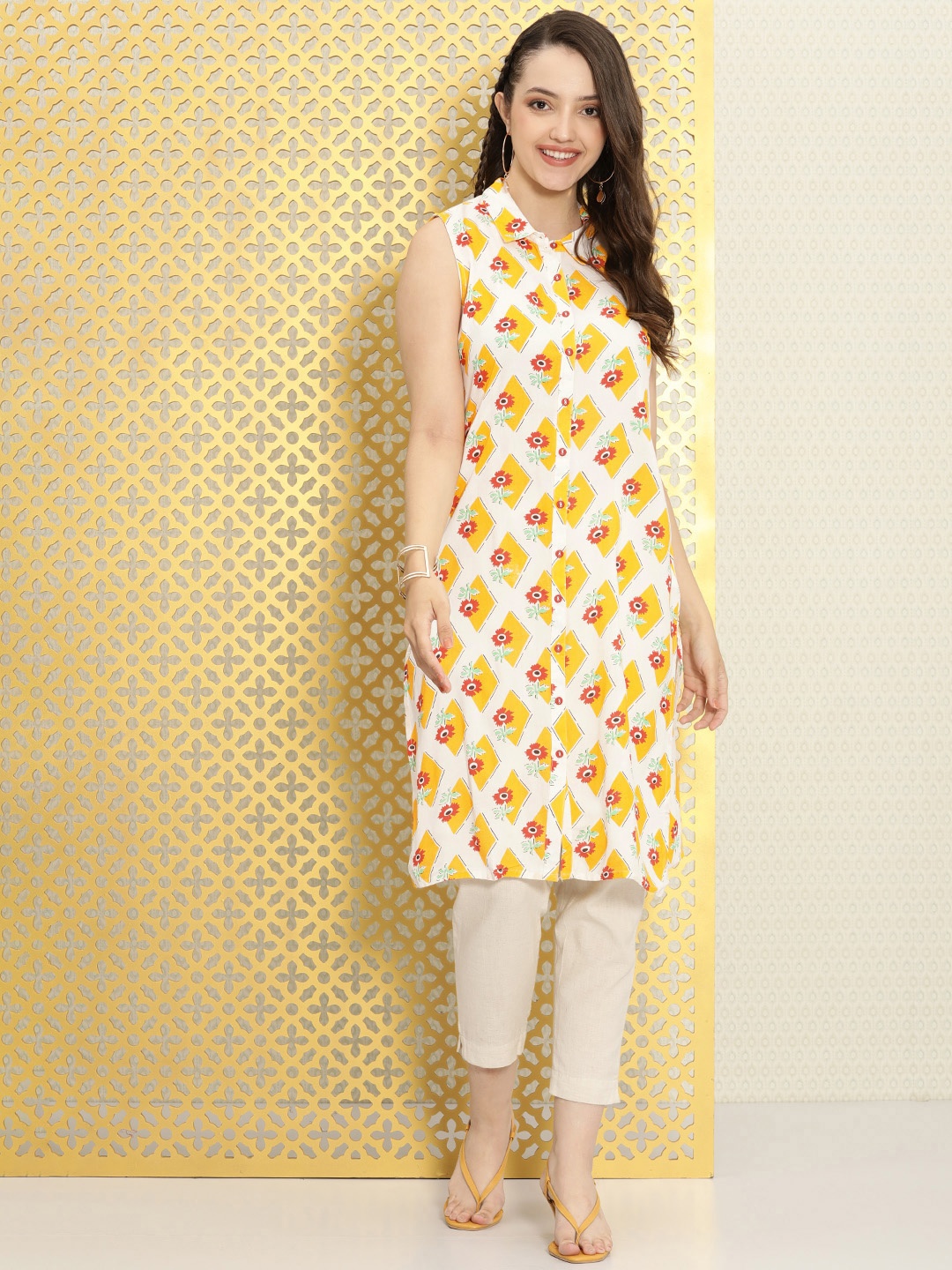 Ode by House of Pataudi Women Yellow & White Floral Printed Shirt Collar Sleeveless Kurta
Ode by House of Pataudi Women Yellow & White Floral Printed Shirt Collar Sleeveless Kurta