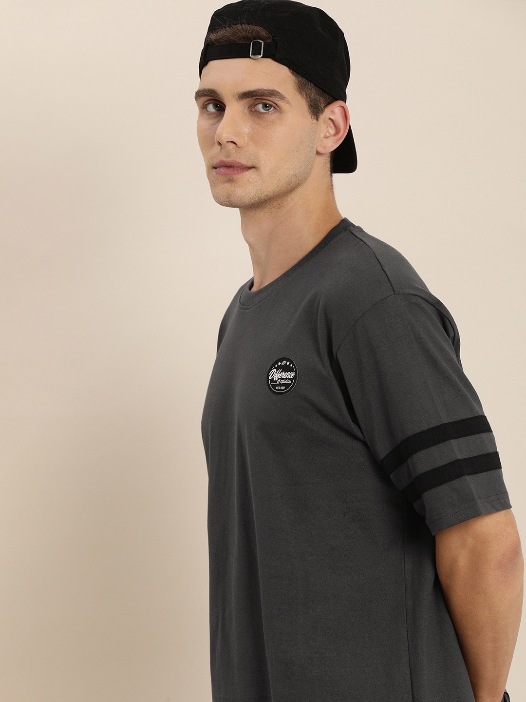 Difference of Opinion Men Charcoal Grey Drop-Shoulder Sleeves Cotton OversizedT-shirt
Difference of Opinion Men Charcoal Grey Drop-Shoulder Sleeves Cotton OversizedT-shirt