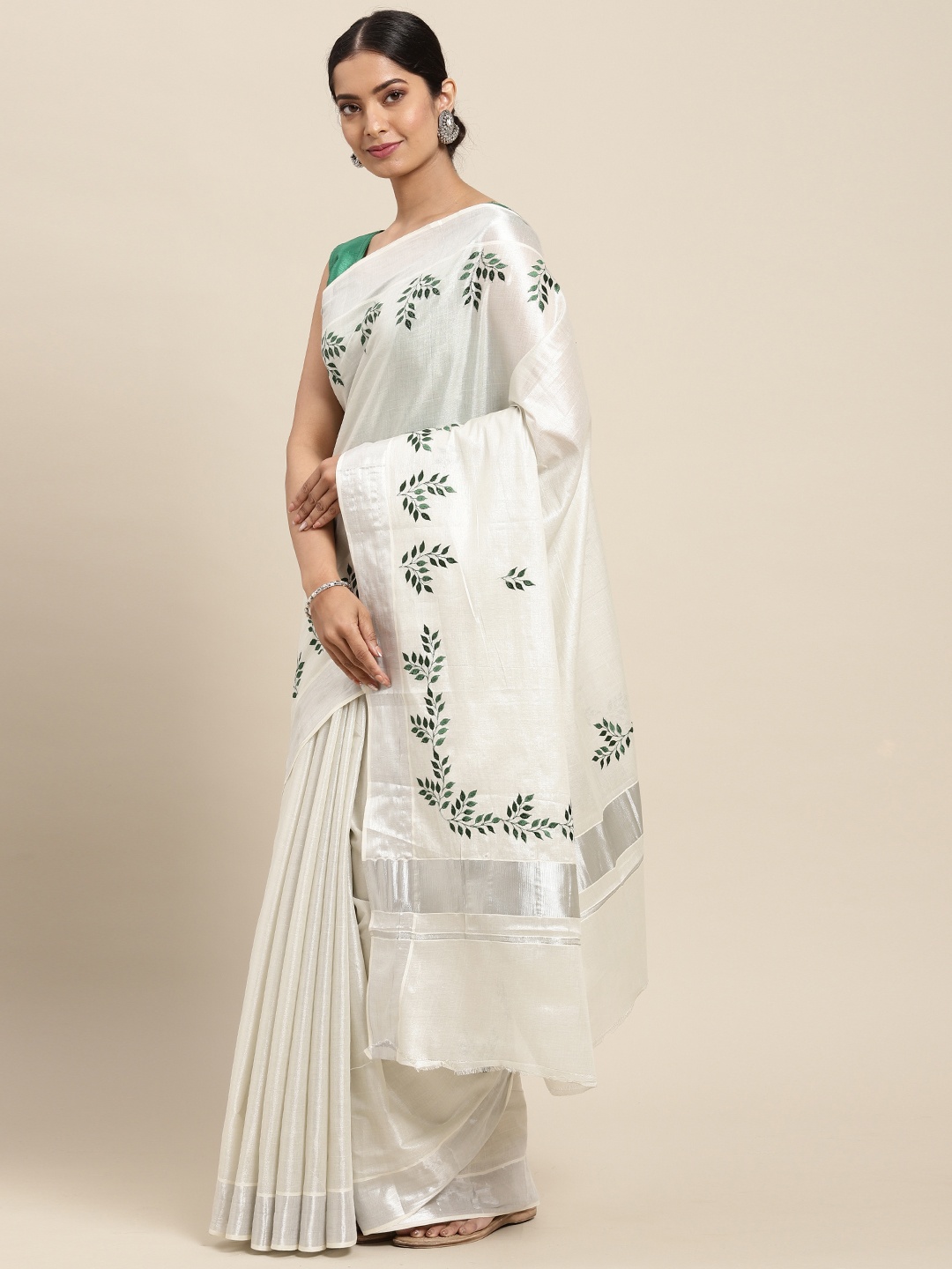 Thara Sarees Women Off White & Green Ethnic Motifs Embroidered Pure Cotton Kasavu Saree
Thara Sarees Women Off White & Green Ethnic Motifs Embroidered Pure Cotton Kasavu Saree