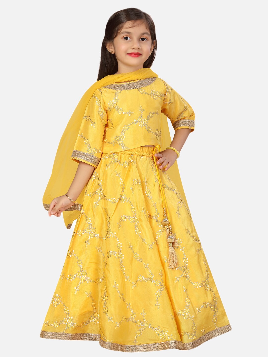 SALWAR STUDIO Girls Yellow Embellished Sequinned Ready to Wear Lehenga & Blouse With Dupatta
SALWAR STUDIO Girls Yellow Embellished Sequinned Ready to Wear Lehenga & Blouse With Dupatta