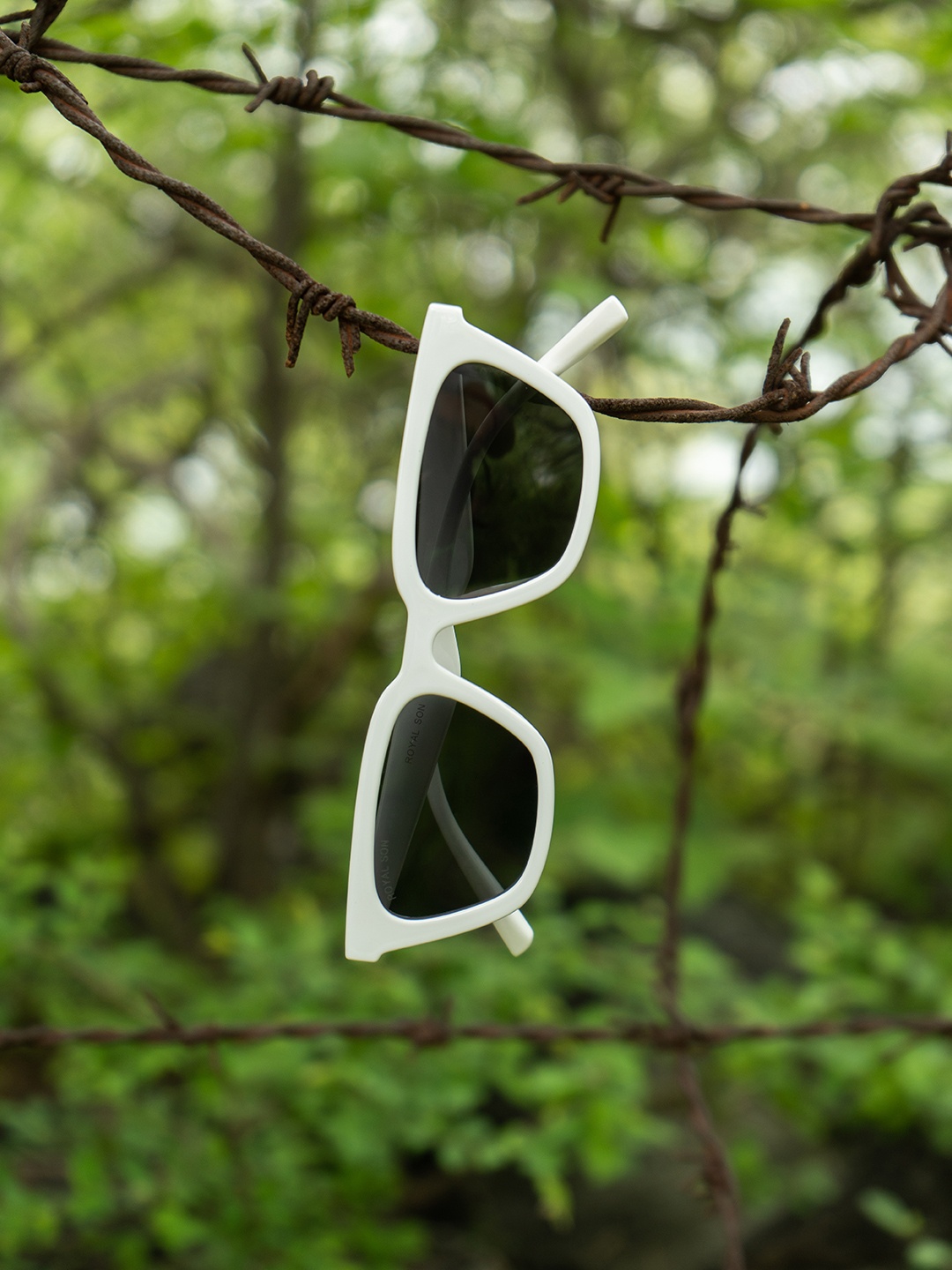 ROYAL SON Unisex Black Lens & White Square Sunglasses with Polarised and UV Protected Lens
ROYAL SON Unisex Black Lens & White Square Sunglasses with Polarised and UV Protected Lens