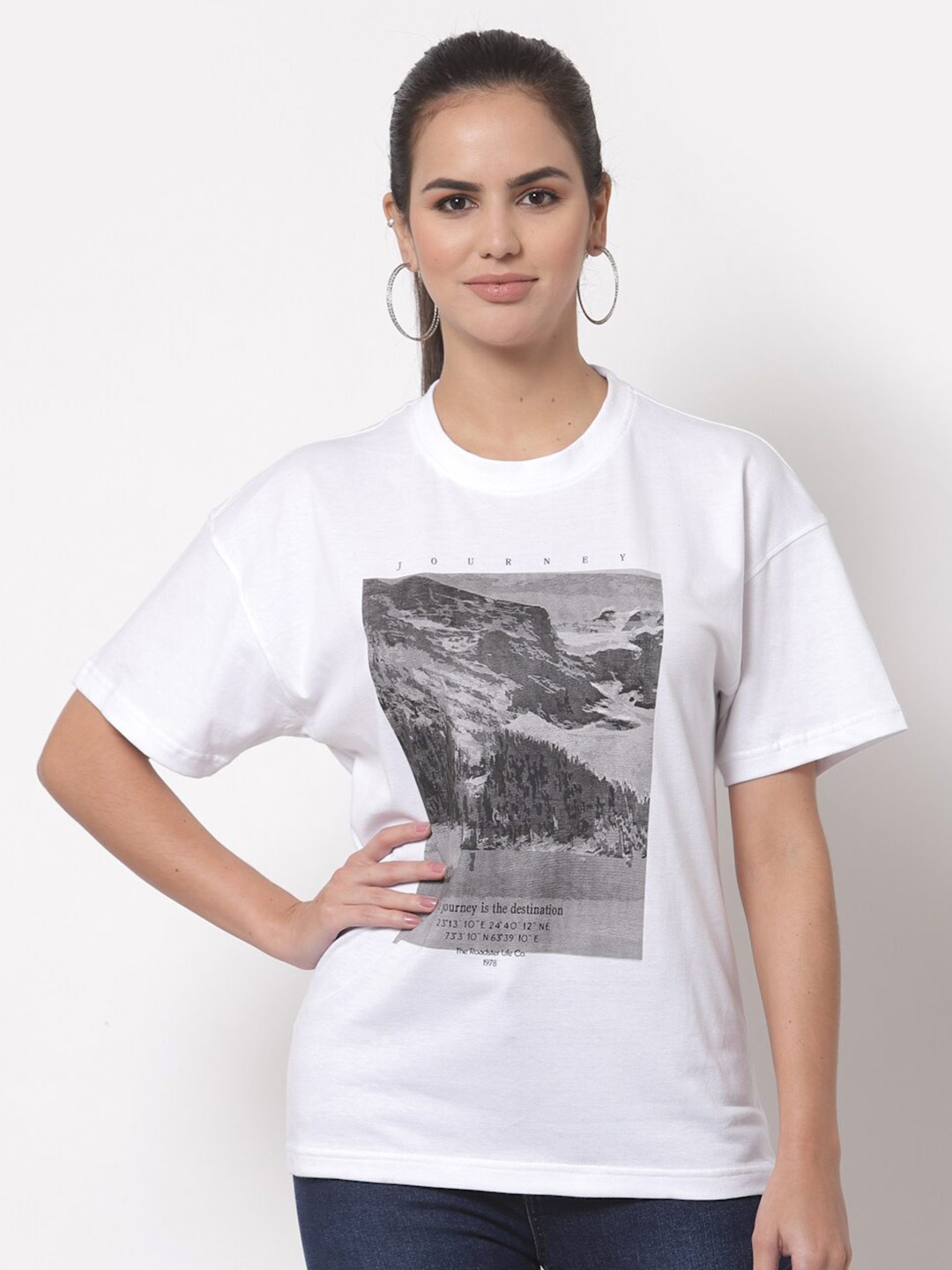 The Roadster Lifestyle Co Women White & Grey Printed Drop-Shoulder Sleeves Pure Cotton Loose T-shirt
The Roadster Lifestyle Co Women White & Grey Printed Drop-Shoulder Sleeves Pure Cotton Loose T-shirt