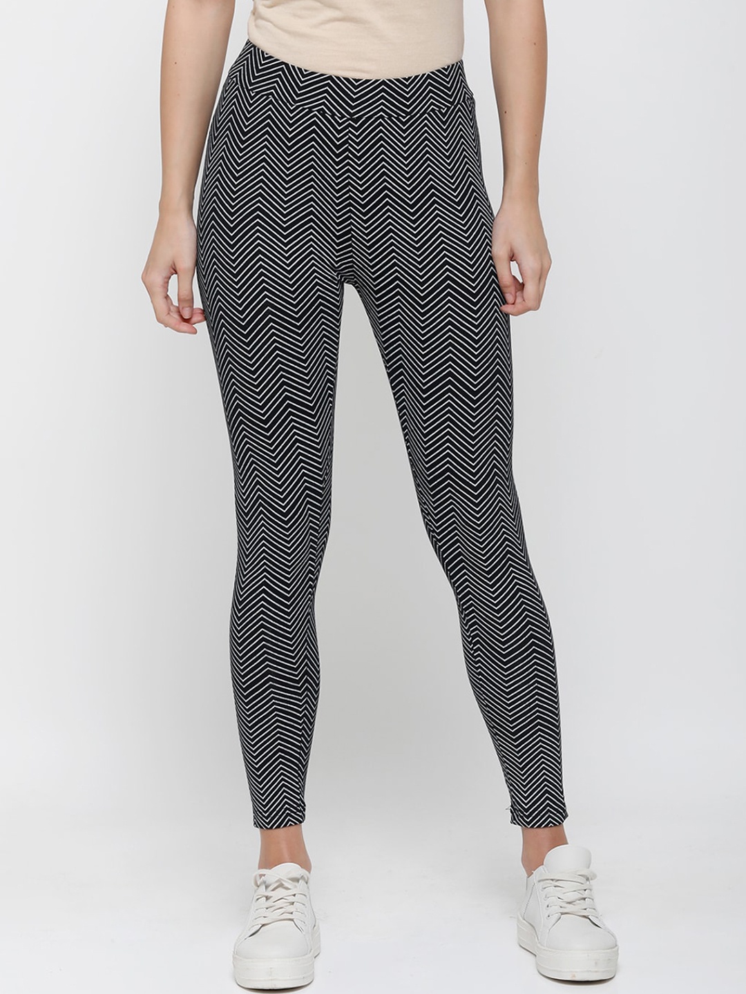 De Moza Women Black & White Printed Tights
