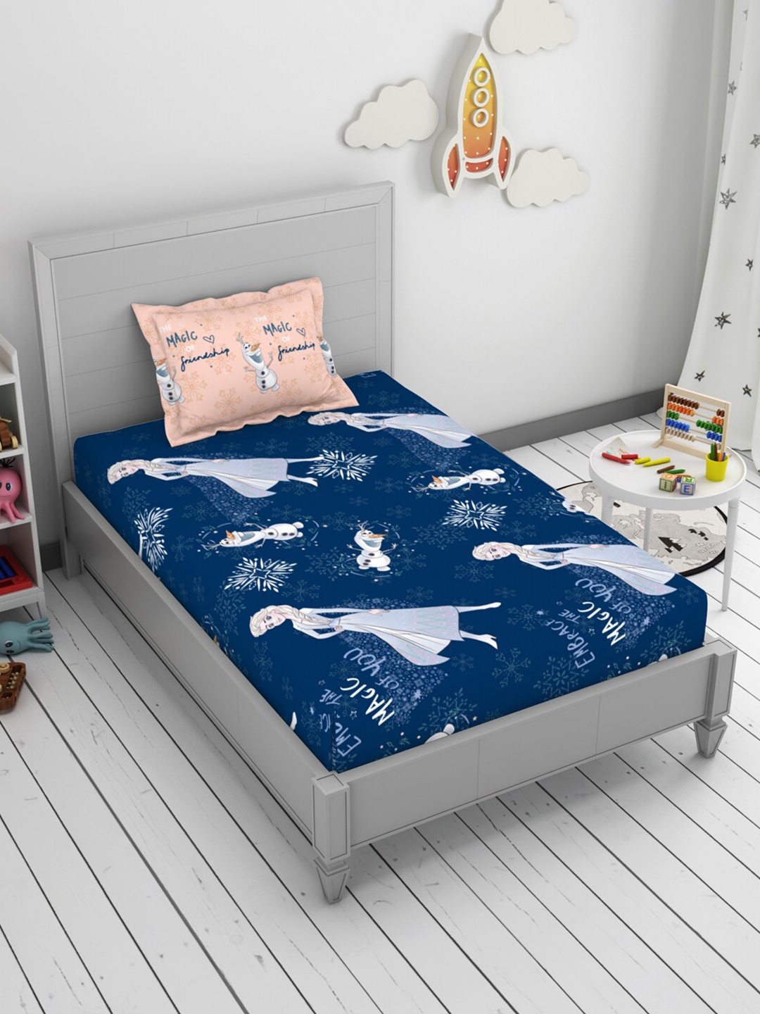 CORE Designed by SPACES Navy Blue & Pink 144 TC Cotton Single Bedsheet with 1 Pillow Cover
CORE Designed by SPACES Navy Blue & Pink 144 TC Cotton Single Bedsheet with 1 Pillow Cover