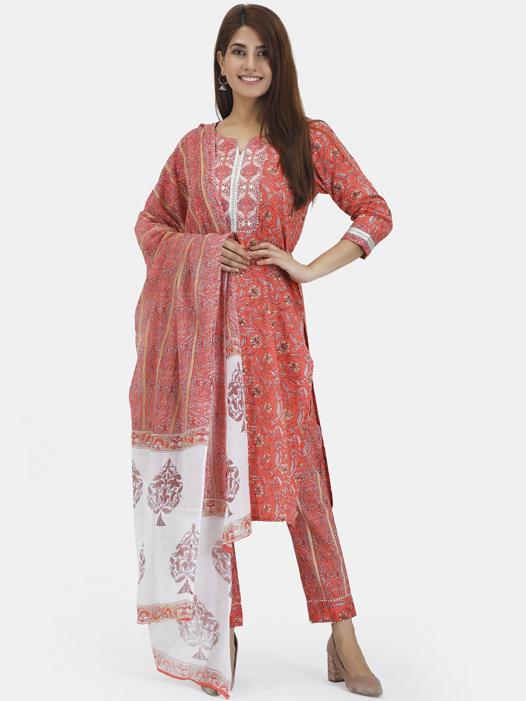 Do Dhaage Women Orange Floral Printed Pure Cotton Kurta With Trousers & Dupatta
Do Dhaage Women Orange Floral Printed Pure Cotton Kurta With Trousers & Dupatta
