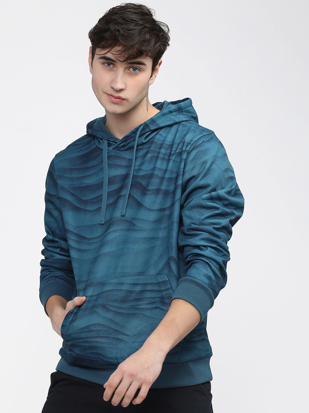 HIGHLANDER Men Blue Printed Hooded Sweatshirt
HIGHLANDER Men Blue Printed Hooded Sweatshirt